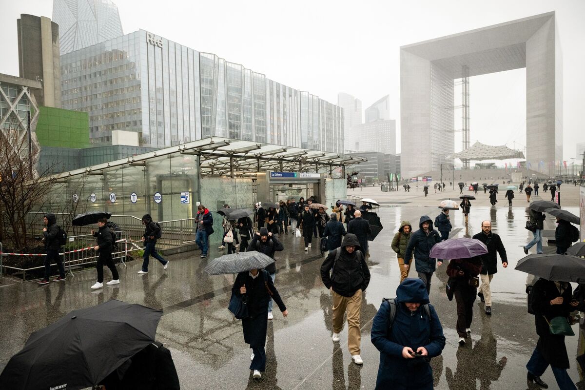 French Business Sentiment Remains Subdued in May Amid Eurozone Headwinds