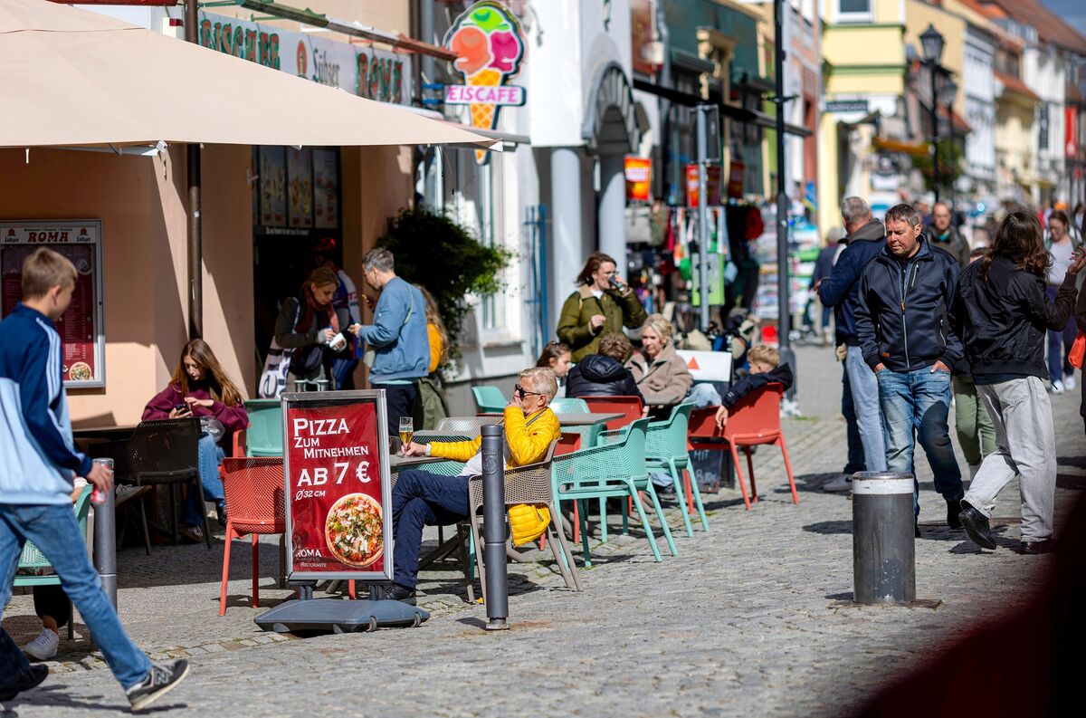 Persistent Inflation Surge in Key Eurozone Economies Bolsters Case for ECB Rate Hike
