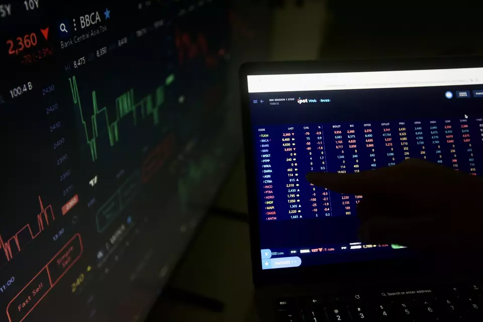 IHSG Terpukul Keras, Indeks dan Kapitalisasi Pasar Bursa Terkoreksi Signifikan di Tengah Pekan